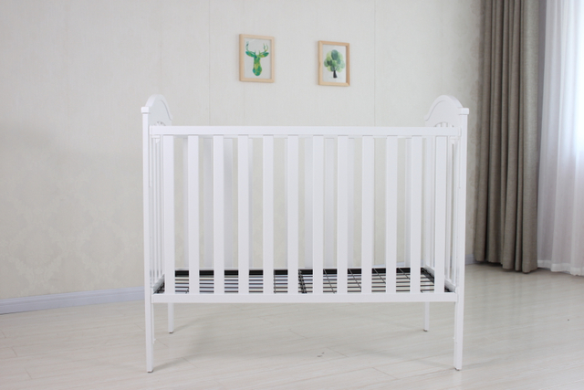 Curved Iron Frame Baby Crib